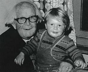 Jean Piaget mit Walliser Kind, 1979